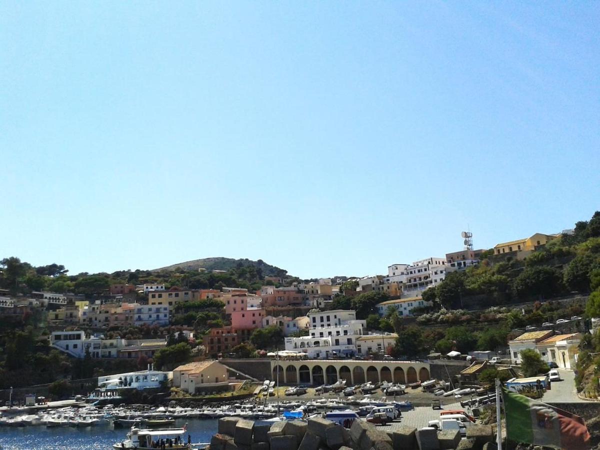 Appartamento Al Centro Di Ustica Isola di Ustica Eksteriør billede
